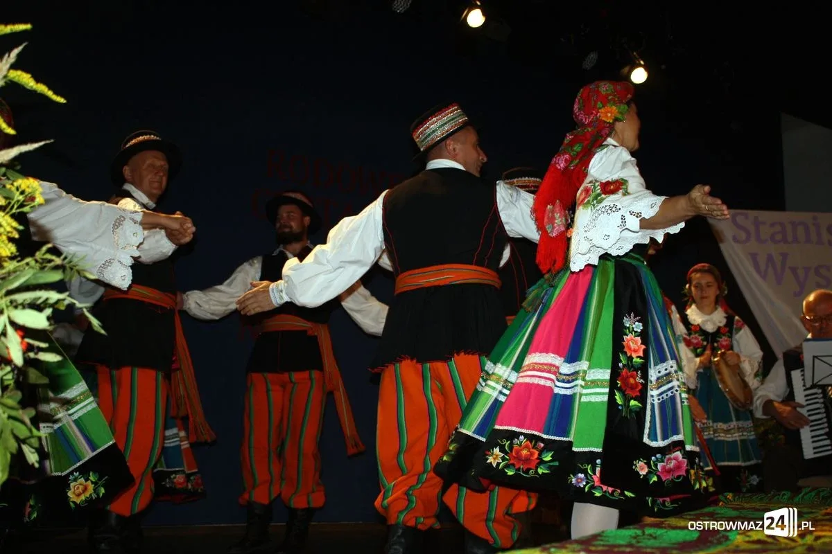 Ostrowianie wspólnie czytali "Wesele" (zdjęcia)