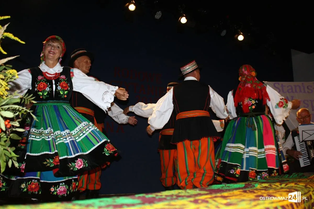 Ostrowianie wspólnie czytali "Wesele" (zdjęcia)
