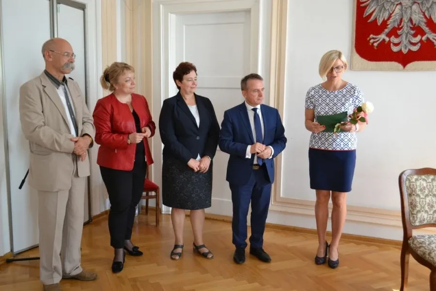 Awanse zawodowe i nominacja dyrektorska dla ostrowskich nauczycieli (zdjęcia)