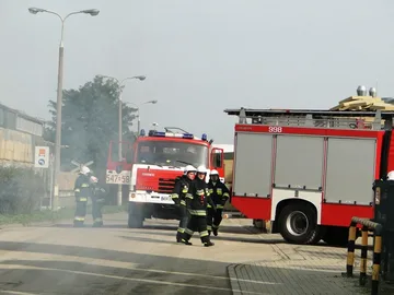 Pożar w małkińskim zakładzie Rockwool (zdjęcia)