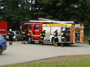 Ewakuacja budynku Szkoły Podstawowej w Nowej Osuchowej (zdjęcia)