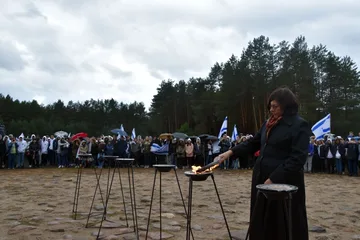 Izraelska i polska młodzież oddała hołd ofiarom Treblinki (zdjęcia)