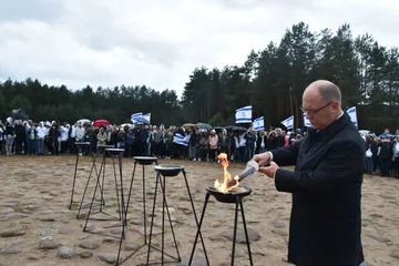 Izraelska i polska młodzież oddała hołd ofiarom Treblinki (zdjęcia)
