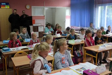 Policjanci edukowali dzieci z "Jedynki" (zdjęcia)