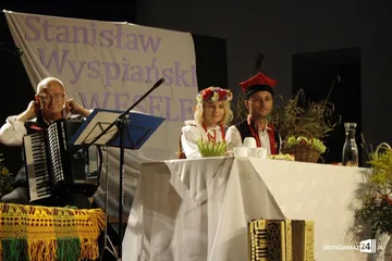 Ostrowianie wspólnie czytali "Wesele" (zdjęcia)