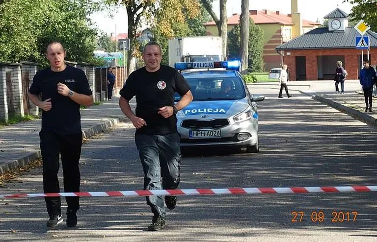 Lubotyński bieg po zdrowie z funkcjonariuszami policji (zdjęcia)