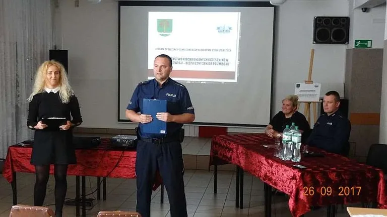 Debata społeczna w Małkini Górnej (zdjęcia)