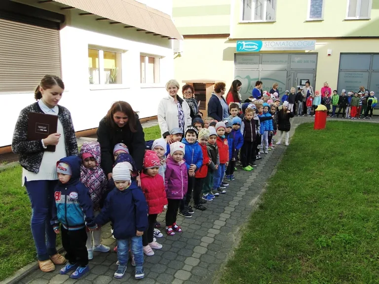 Ćwiczenia strażackie w ostrowskim przedszkolu (zdjęcia)