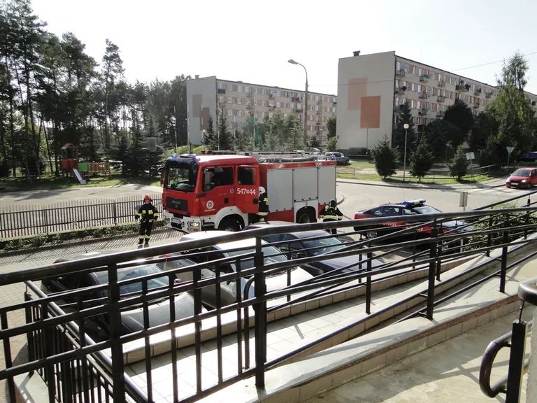 Ewakuacja młodzieży ze szkoły w Małkini Górnej (zdjęcia)