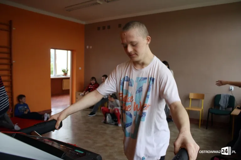 Uczniowie ZSS w Starym Lubiejewie kręcili kilometry (zdjęcia)