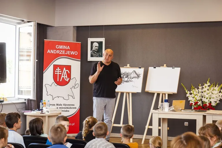 Warsztaty plastyczno-historyczne w Andrzejewie (zdjęcia)