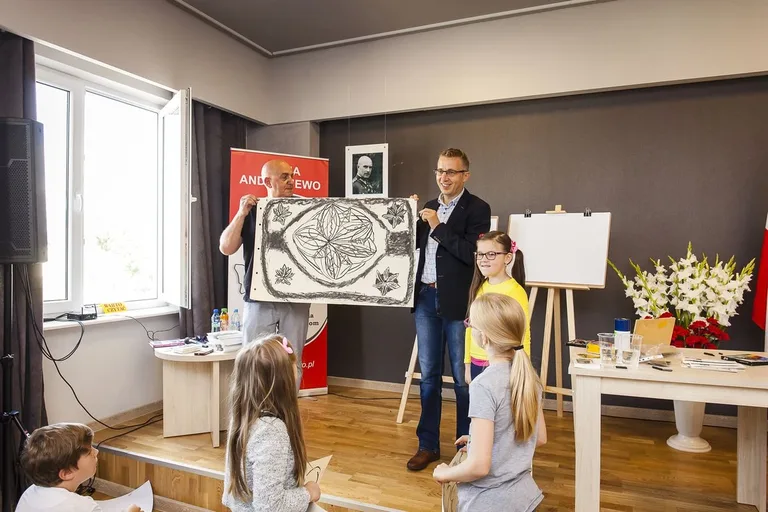 Warsztaty plastyczno-historyczne w Andrzejewie (zdjęcia)