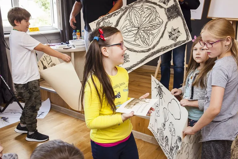 Warsztaty plastyczno-historyczne w Andrzejewie (zdjęcia)