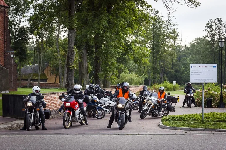 Motocyklowy rajd śladami września 1939 roku (zdjęcia)