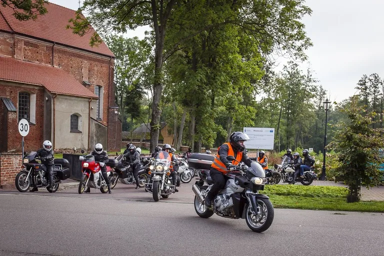 Motocyklowy rajd śladami września 1939 roku (zdjęcia)