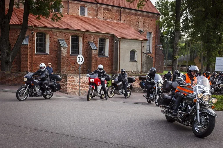 Motocyklowy rajd śladami września 1939 roku (zdjęcia)