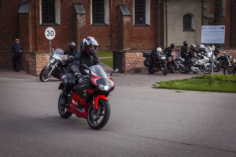 Motocyklowy rajd śladami września 1939 roku (zdjęcia)