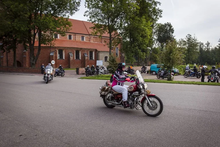 Motocyklowy rajd śladami września 1939 roku (zdjęcia)