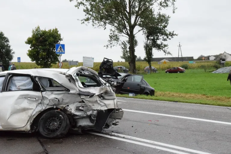Pijany 49-latek sprawcą wypadku w Gosterach. Trzy osoby w szpitalu (zdjęcia)