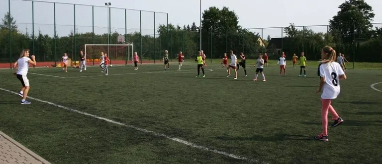 Dzień Sportu na ostrowskim orliku (zdjęcia)