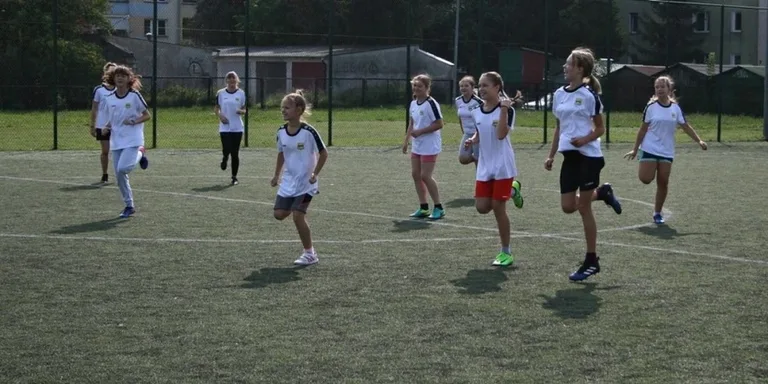 Dzień Sportu na ostrowskim orliku (zdjęcia)