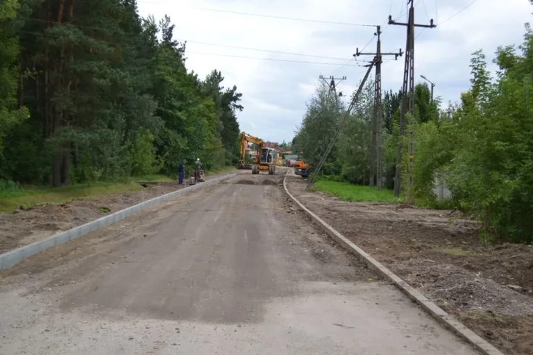 Intensywne prace na ul. Surowskiego (zdjęcia)