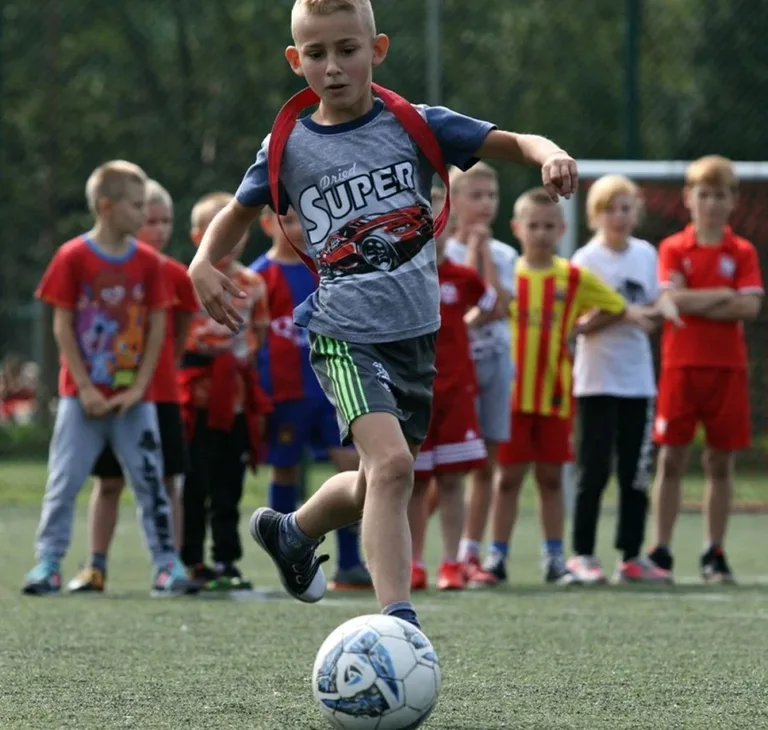 Dzień Sportu na ostrowskim orliku (zdjęcia)