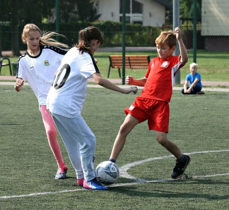 Dzień Sportu na ostrowskim orliku (zdjęcia)