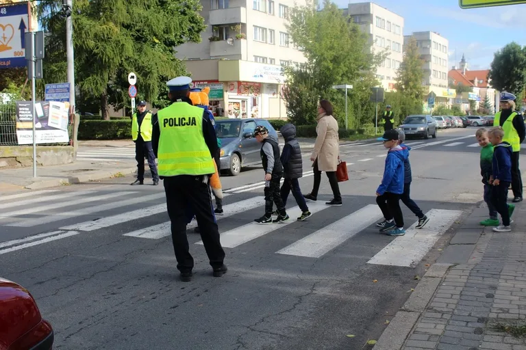 Policjanci edukowali dzieci z "Jedynki" (zdjęcia)