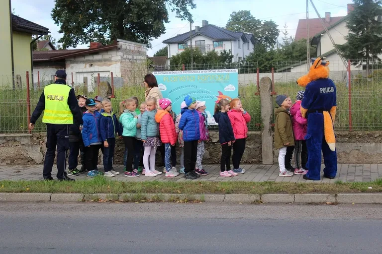Policjanci edukowali dzieci z "Jedynki" (zdjęcia)