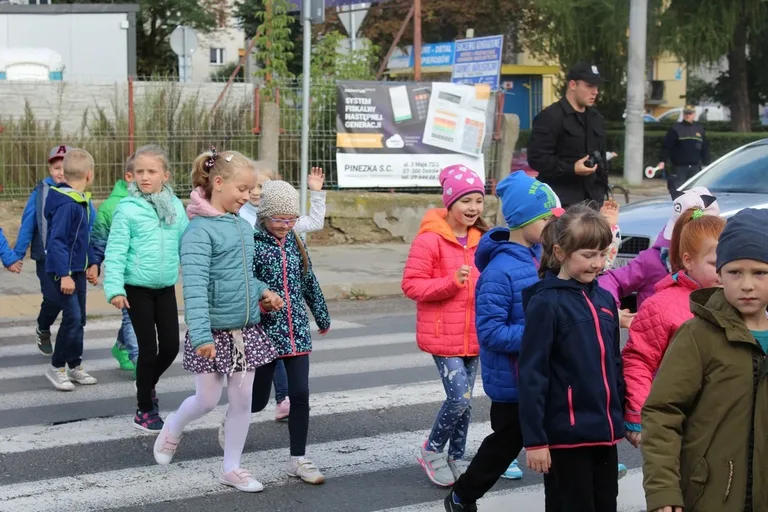 Policjanci edukowali dzieci z "Jedynki" (zdjęcia)