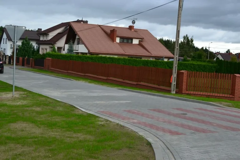 Ulica Gosiewskiego z nową nawierzchnią (zdjęcia)