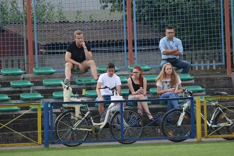 Porażka GKS Andrzejewo i komplet punktów Iskry Zaręby Kościelne na boiskach B klasy (zdjęcia, wideo)