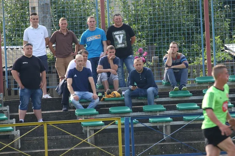 Porażka GKS Andrzejewo i komplet punktów Iskry Zaręby Kościelne na boiskach B klasy (zdjęcia, wideo)