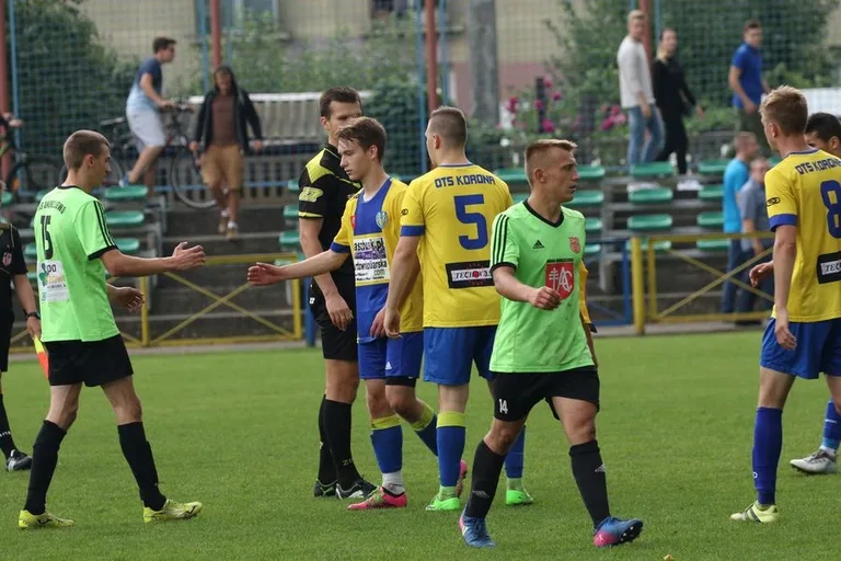 Porażka GKS Andrzejewo i komplet punktów Iskry Zaręby Kościelne na boiskach B klasy (zdjęcia, wideo)