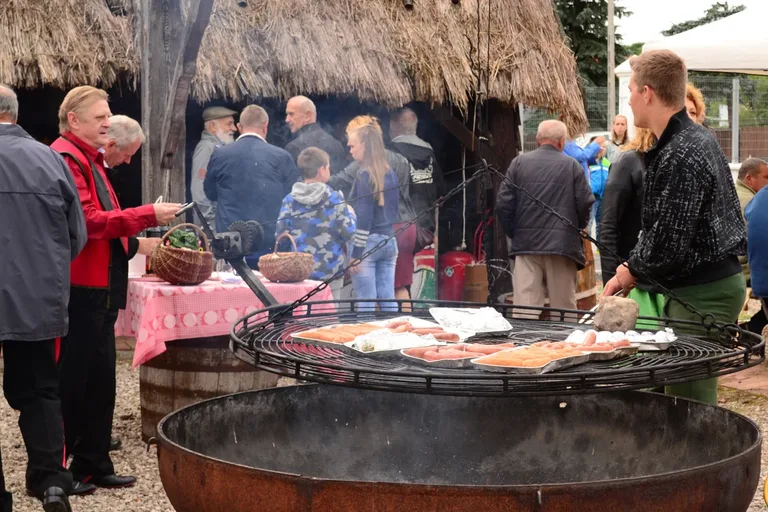 Piknik rodzinny na pożegnanie wakacji w Broku (zdjęcia)