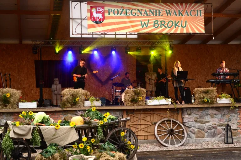 Piknik rodzinny na pożegnanie wakacji w Broku (zdjęcia)