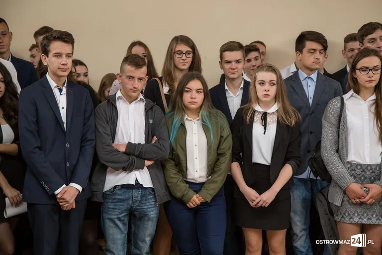 Pierwszy dzwonek zabrzmiał w "Ekonomiku" (zdjęcia)