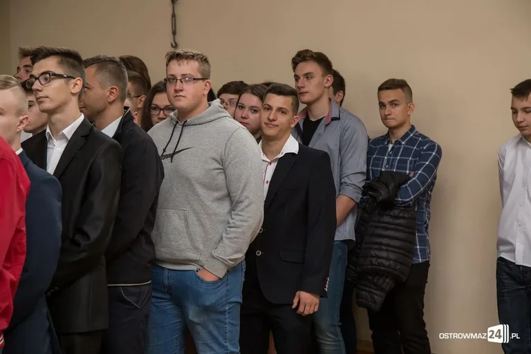 Pierwszy dzwonek zabrzmiał w "Ekonomiku" (zdjęcia)