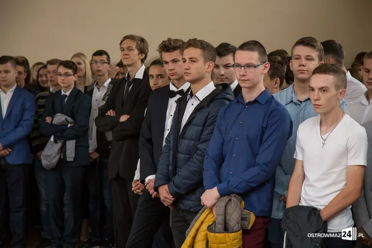 Pierwszy dzwonek zabrzmiał w "Ekonomiku" (zdjęcia)