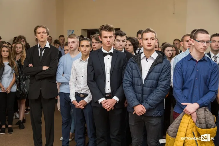 Pierwszy dzwonek zabrzmiał w "Ekonomiku" (zdjęcia)