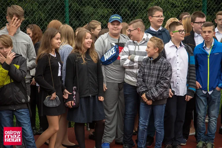Rozpoczęcie roku szkolnego w ostrowskiej "Trójce" (zdjęcia)