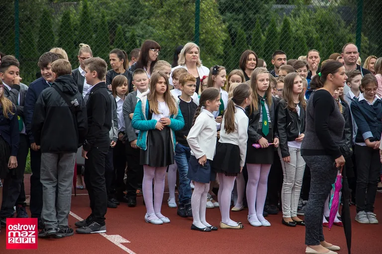 Rozpoczęcie roku szkolnego w ostrowskiej "Trójce" (zdjęcia)