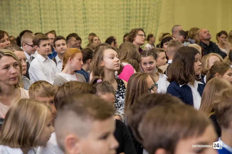 "Dwójka" powitała nowy rok szkolny (zdjęcia)