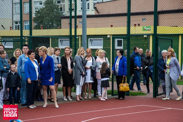 Rozpoczęcie roku szkolnego w ostrowskiej "Trójce" (zdjęcia)