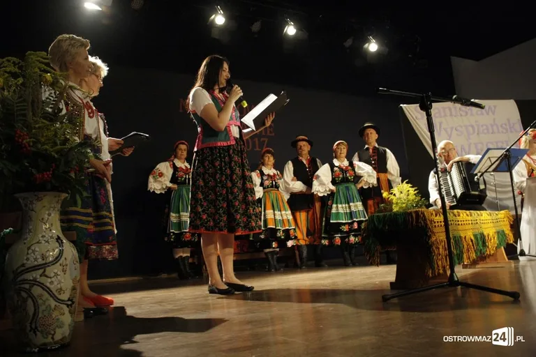 Ostrowianie wspólnie czytali "Wesele" (zdjęcia)