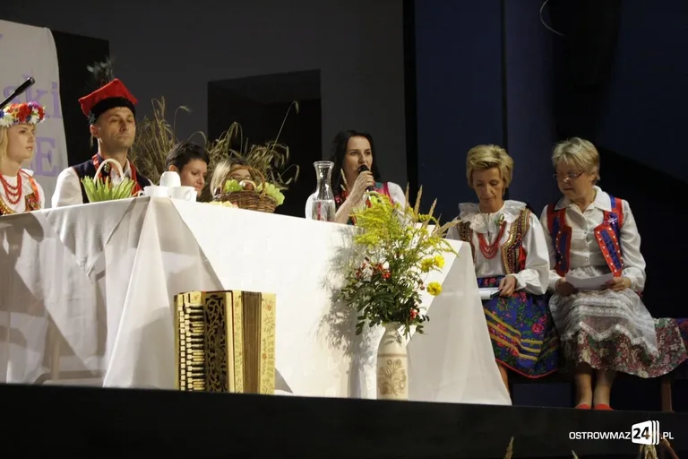 Ostrowianie wspólnie czytali "Wesele" (zdjęcia)