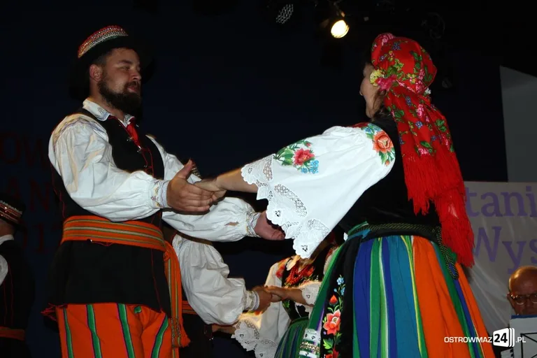 Ostrowianie wspólnie czytali "Wesele" (zdjęcia)