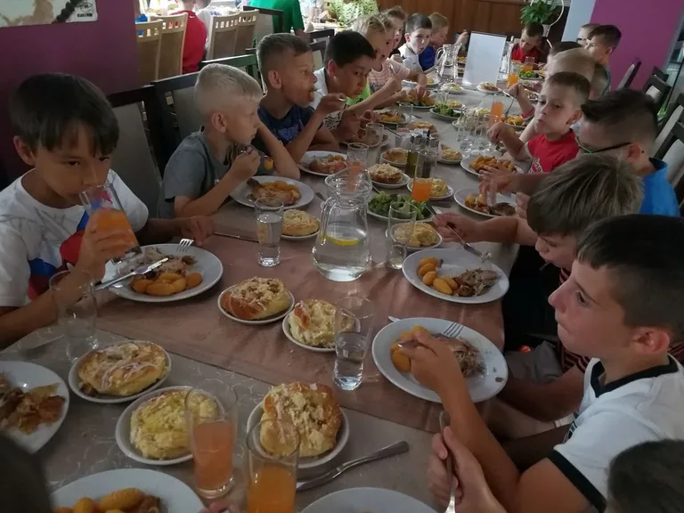 Młodzi piłkarze na obozie w Jarocinie (zdjęcia)