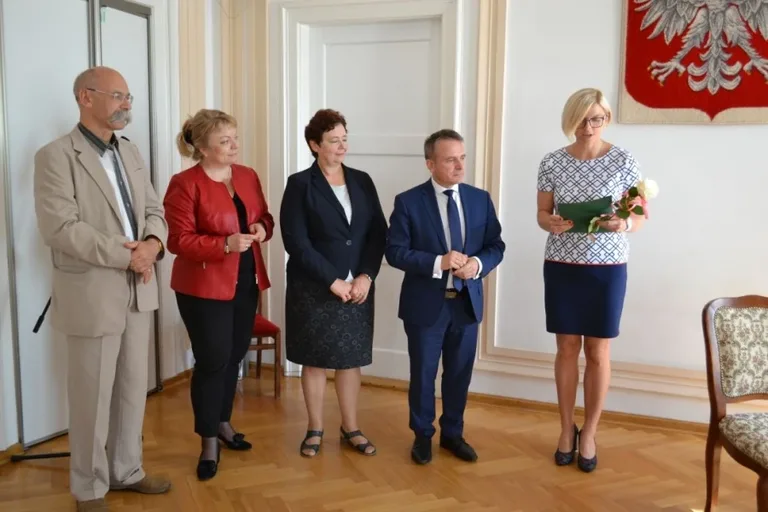 Awanse zawodowe i nominacja dyrektorska dla ostrowskich nauczycieli (zdjęcia)
